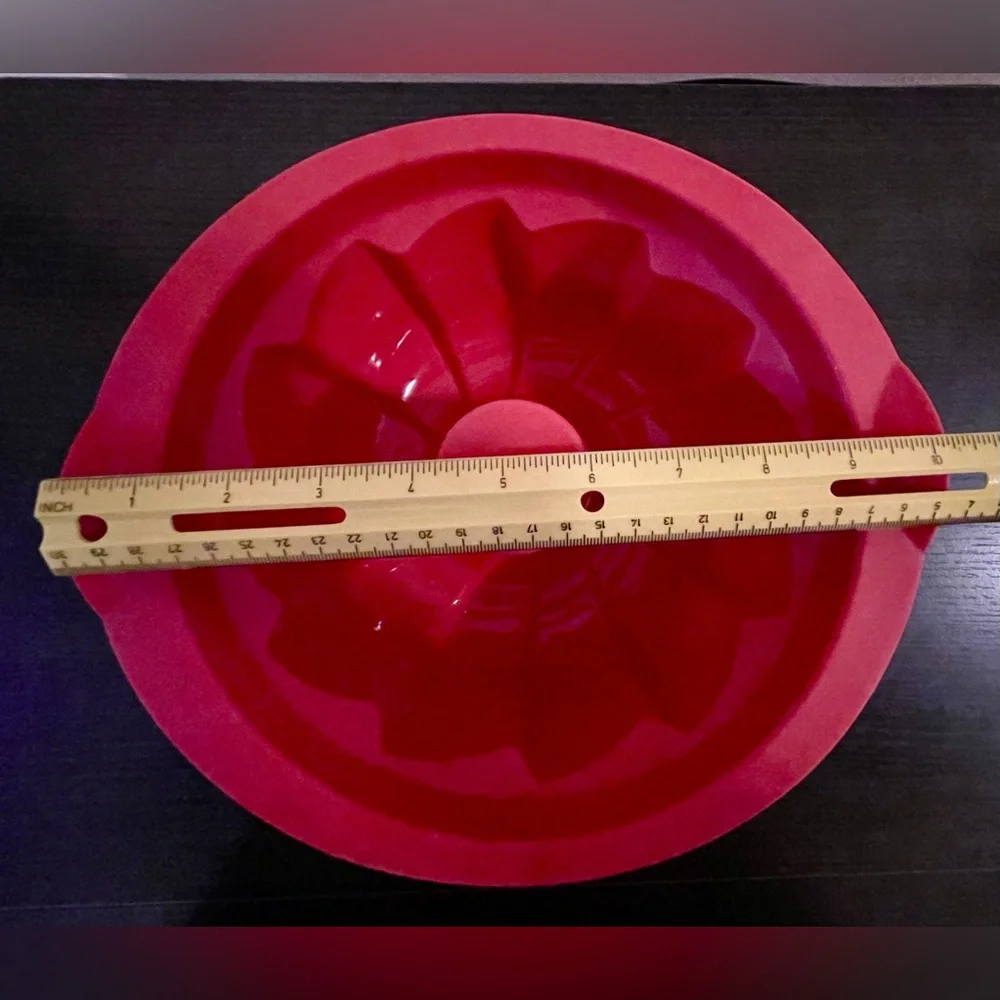 2 Tupperware Red Silicone Magic Baking Forms & Information/Care/Recipe Booklet